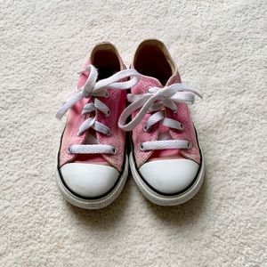 Pink Converse Chuck Taylor sneakers. Size 8.